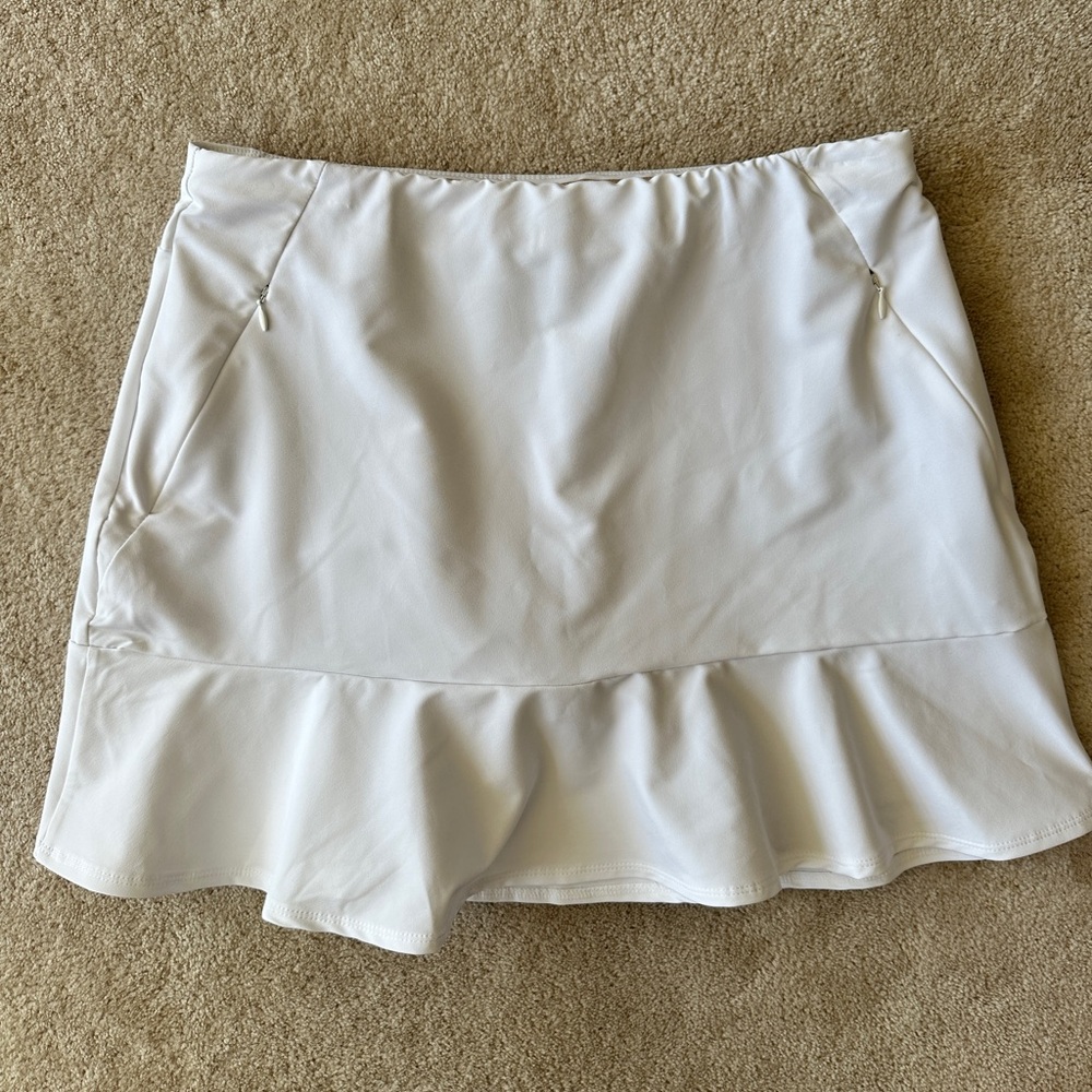 Tail skort